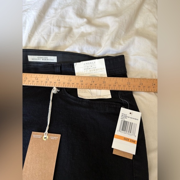Angels Forever NWT black plus size 24W stretch Bermuda shorts - Picture 10 of 14